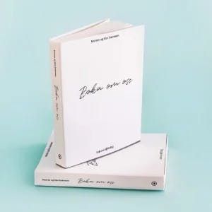 Omslag: "Boka om oss : boka om deg boka om meg" av Morten A. Salvesen
